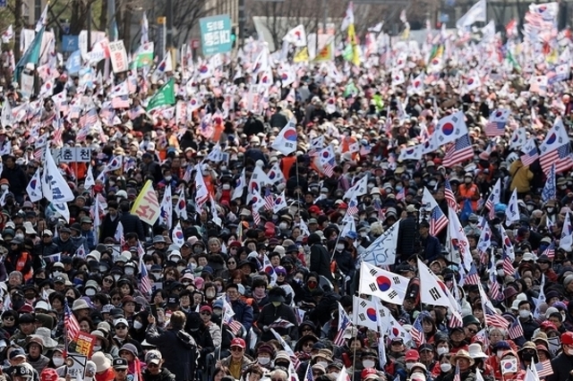 광화문·여의도서 尹지지자 집회…"탄핵 각하"·"즉각 복귀"