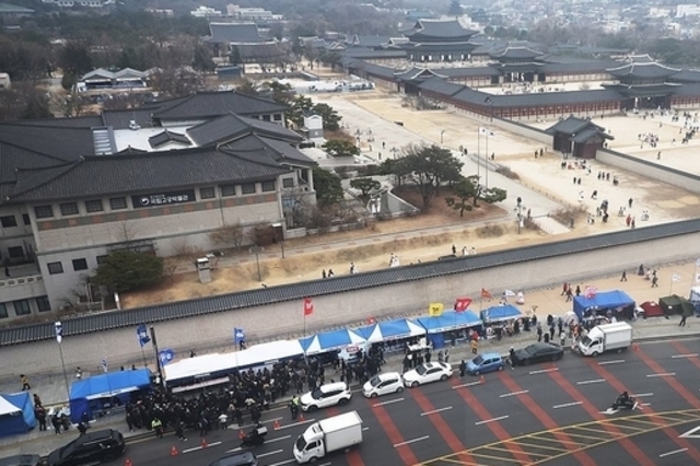 오세훈 시장, 헌재 인근 야당 천막에 "불법…변상금 부과 등 검토"