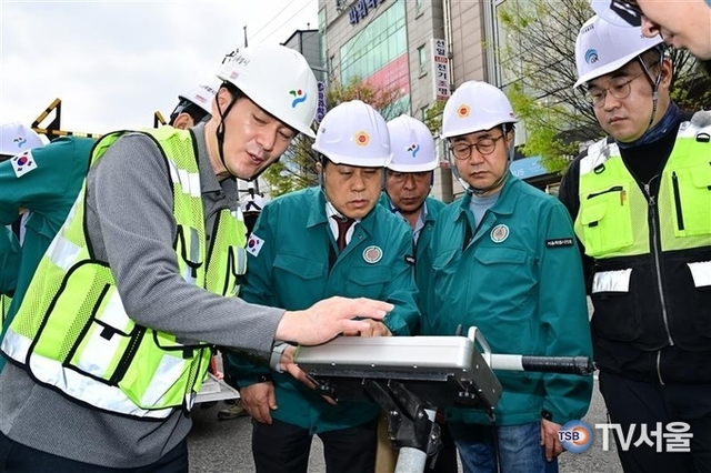 서울시의회 도시안전건설위, 신안산선 인근 도로 공동조사 및 복구 현장 시찰