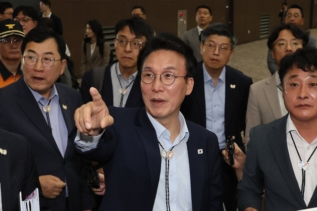 김민석 총리 "의대생 복귀 '큰 일보전진'…국민 모두의 회복 되길"
