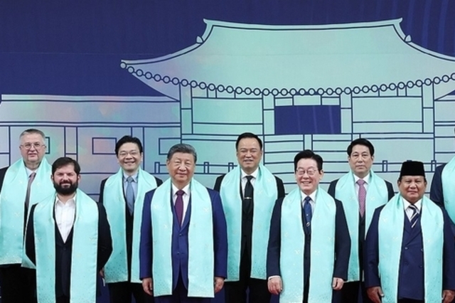 與 "APEC 역대급 성공, 대통령 자랑스러워…이제 국회가 뒷받침"