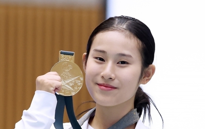 정혜근, 도쿄 데플림픽 태권도 여자 품새 금·품세 페어 은