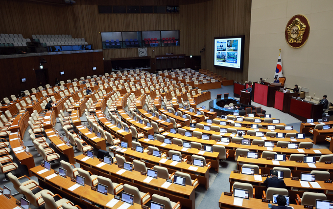 내란재판부 설치법 이어 허위조작정보근절법도 국회 본회의 통과