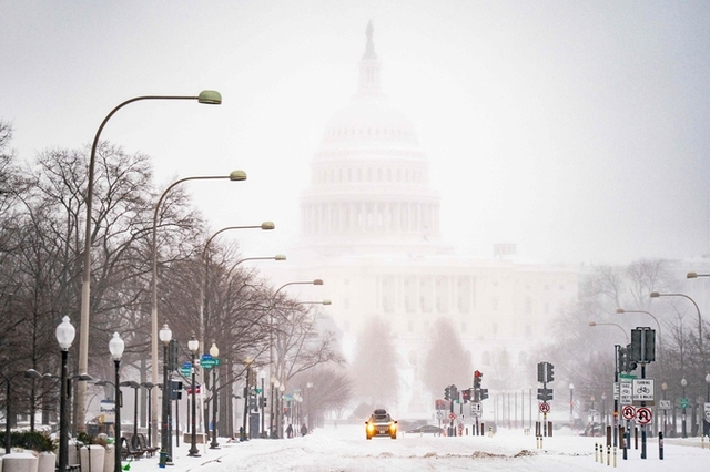 美 초강력 눈폭풍… 팬데믹급 결항·최소 11명 사망