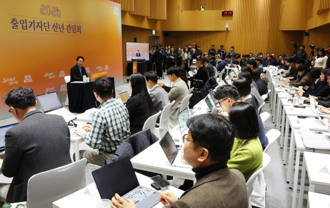 오세훈 시장, "디테일 문제로 감사의정원 공사 막으면 직권남용"