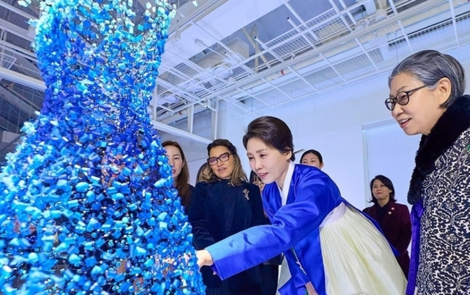 金여사, 현대차 정주영 창업회장 25주기 추모음악회 참석