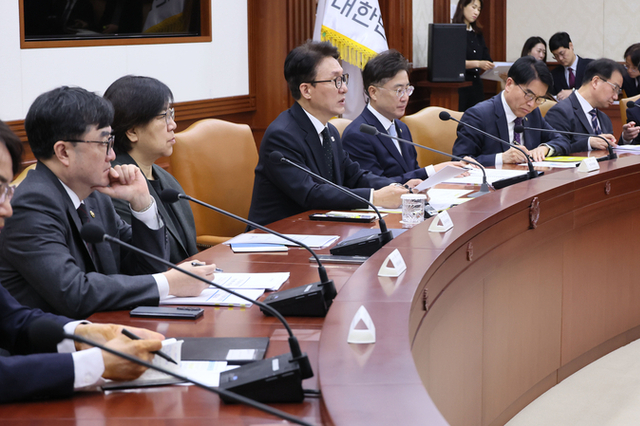 金총리, "2차 공공기관 이전, 수도권잔류 최소화·나눠먹기 지양"