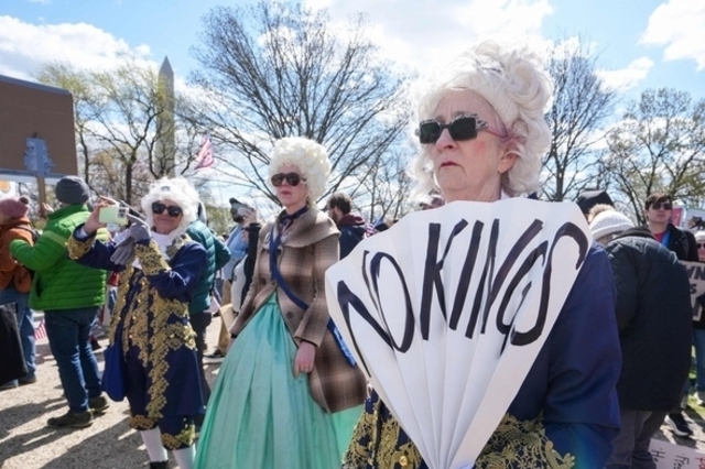 워싱턴DC 한복판의 분노…"트럼프를 끌어내라"