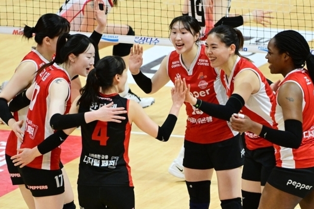 '해체 위기' 페퍼저축은행 여자배구단, 극적 회생 가능할까