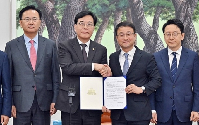 여야, '26.2조' 추경 합의…'소득하위 70 지원금' 정부안 유지