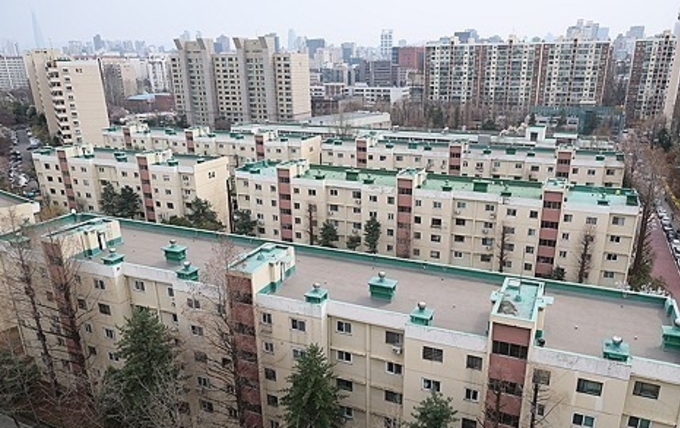 양도세 중과 앞두고 비강남 아파트 거래 늘어…15억 이하가 85