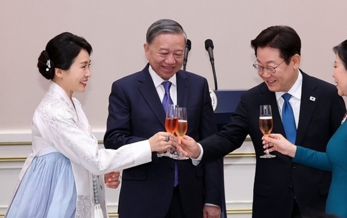 李대통령, 오늘 또 럼 서기장과 정상회담…원전 등 에너지 협력