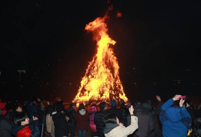 사진은 지난해 쥐불놀이 행사 장면