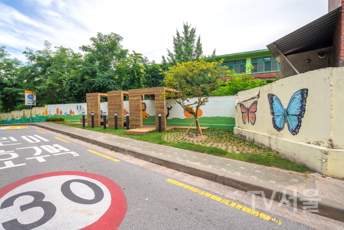 아기자기한 휴식공간으로 변모한 도봉구 창동 공터의 모습