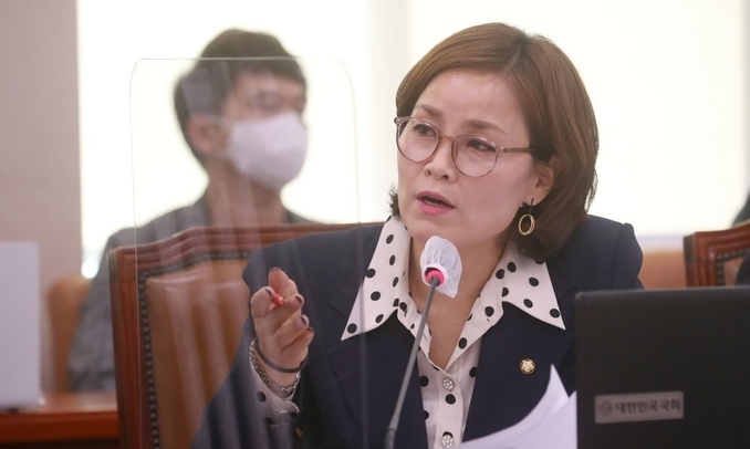 더불어민주당 임오경 의원이 14일 오전 국회 문화체육관광위원회에서 열린 대한체육회 등에 대한 국정감사에서 질의하고 있다. 