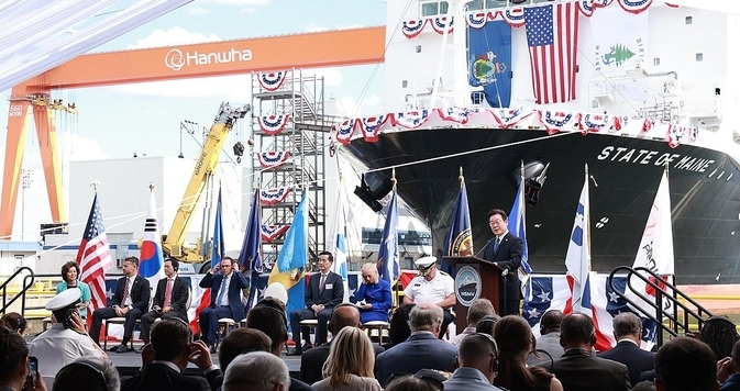 이재명 대통령이 지난 8월 26일(현지시간) 미국 필라델피아의 한화 필리조선소에서 '스테이트 오브 메인'호 명명식 축사를 하고 있다. 이 선박은 미국 해양청이 발주한 국가 안보 다목적 선박(NSMV) 5척 중 3호선이다. /필라델피아=연합뉴스
