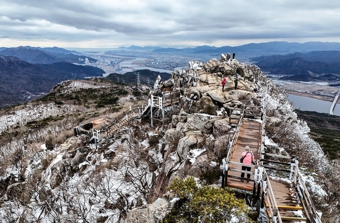 <strong>금정산 고당봉 /사진</strong>=연합뉴스