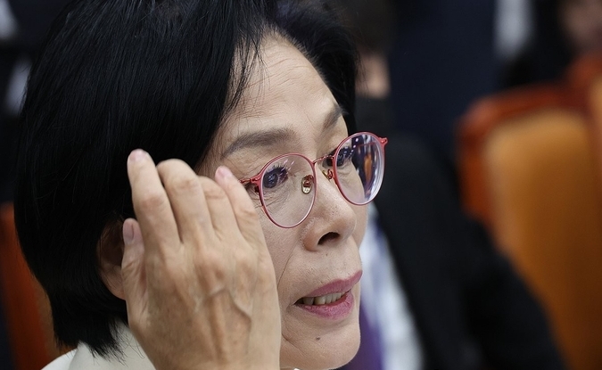 <strong>과방위 종합감사 참석한 최민희 위원장 /사진</strong>=연합뉴스